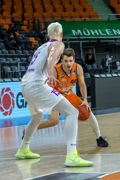 卫冕冠军袁 卫冕冠军袁