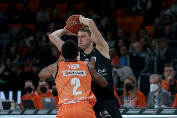 里奇之间的 里奇之间的