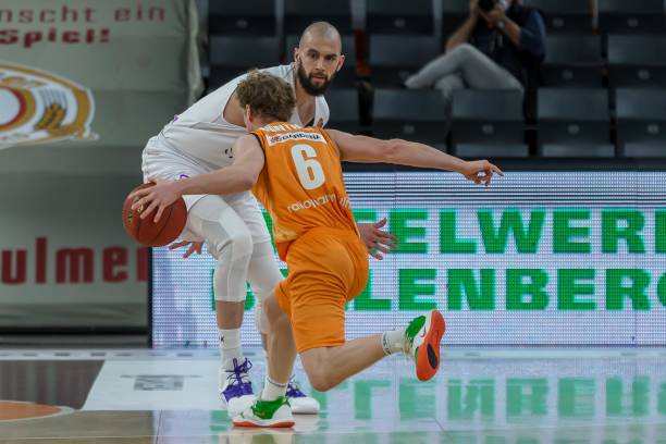 艰难的比赛 艰难的比赛