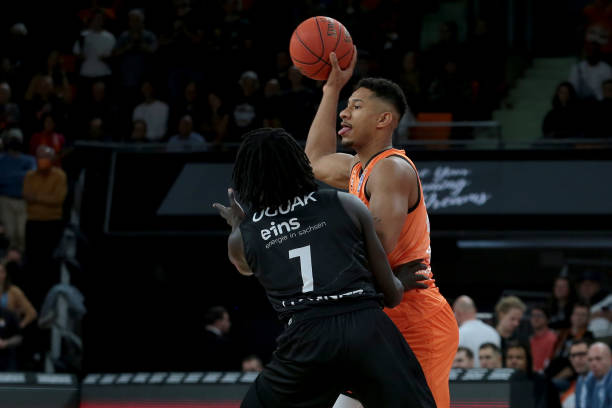 守反击打法 守反击打法